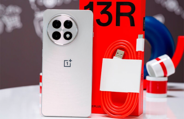 Обзор OnePlus 13R: продвинутого смартфона для любителей ИИ и новых технологий