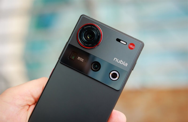 Обзор ZTE Nubia Z70 Ultra: мощного геймерского смартфона с дизайном Ван Гога